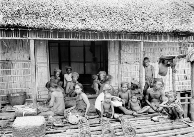 Keluarga penangkap ikan pakai bubu, 1930-1940