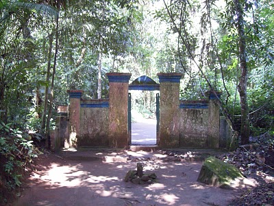 Pintu masuk Situ Sangiang (di depannya ada makam tokoh Islam)